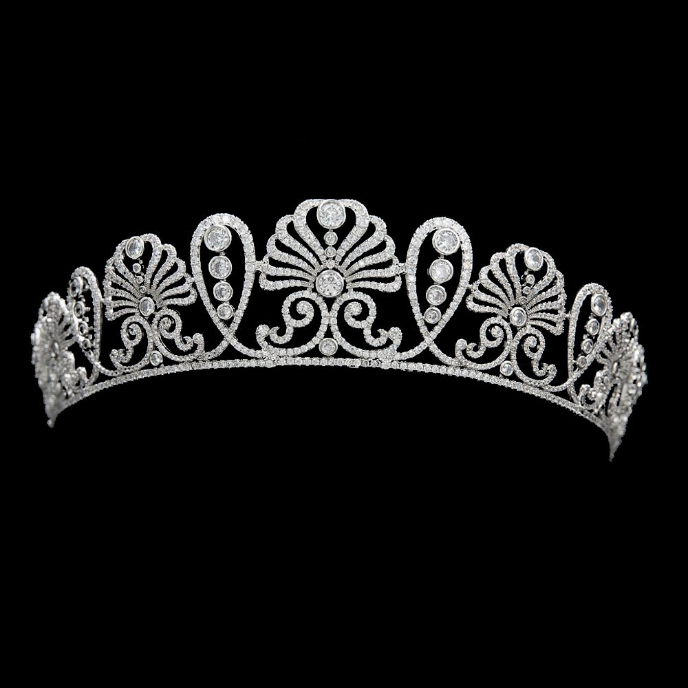 Princess Chichibu's Honeysuckle Tiara | Luxury Royal Princess Chichibu's Honeysuckle Tiara | Luxury Royal