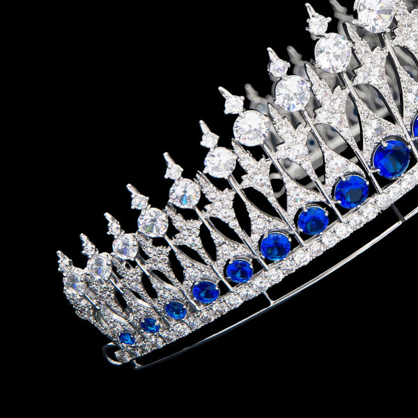 Holland royal sapphire crown worn by Queen Maxima knows as Dutch Sapphire Parure